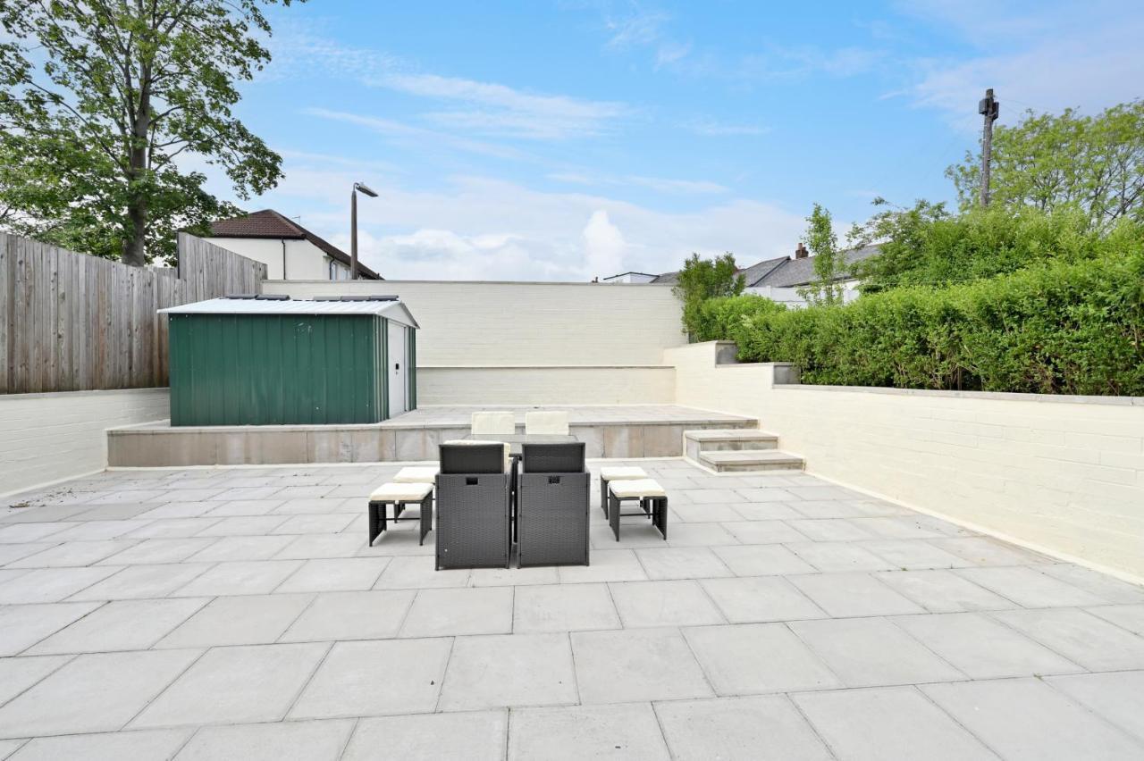 Sleek And Stylish 3 Bed In Bolton - Garden - Parking Villa Luaran gambar