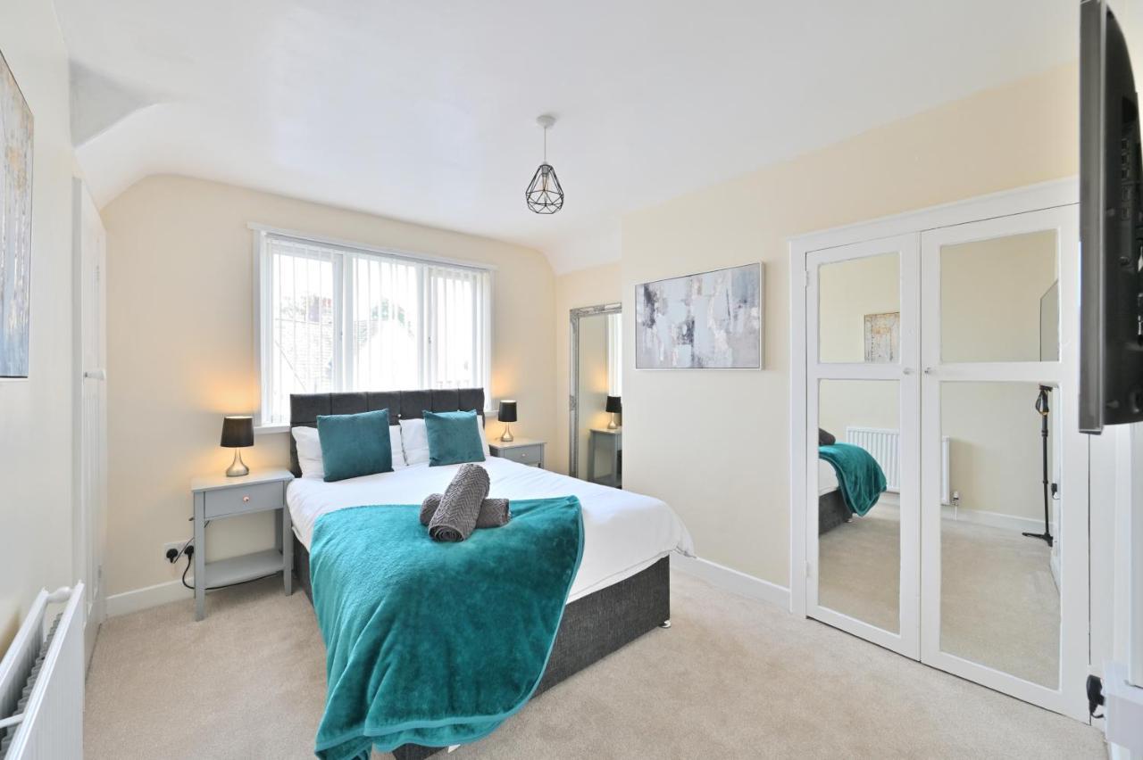 Sleek And Stylish 3 Bed In Bolton - Garden - Parking Villa Luaran gambar
